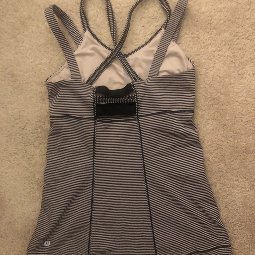 Lululemon workout top